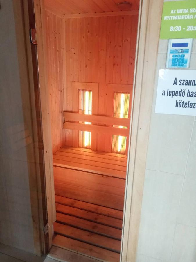Oázis Wellness Apartman Hajdúszoboszló Esterno foto