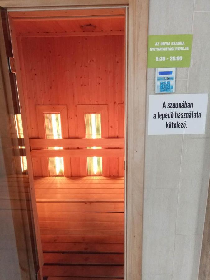 Oázis Wellness Apartman Hajdúszoboszló Esterno foto
