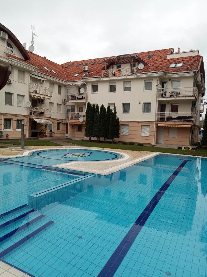 Oázis Wellness Apartman Hajdúszoboszló Esterno foto
