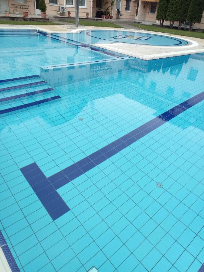Oázis Wellness Apartman Hajdúszoboszló Esterno foto
