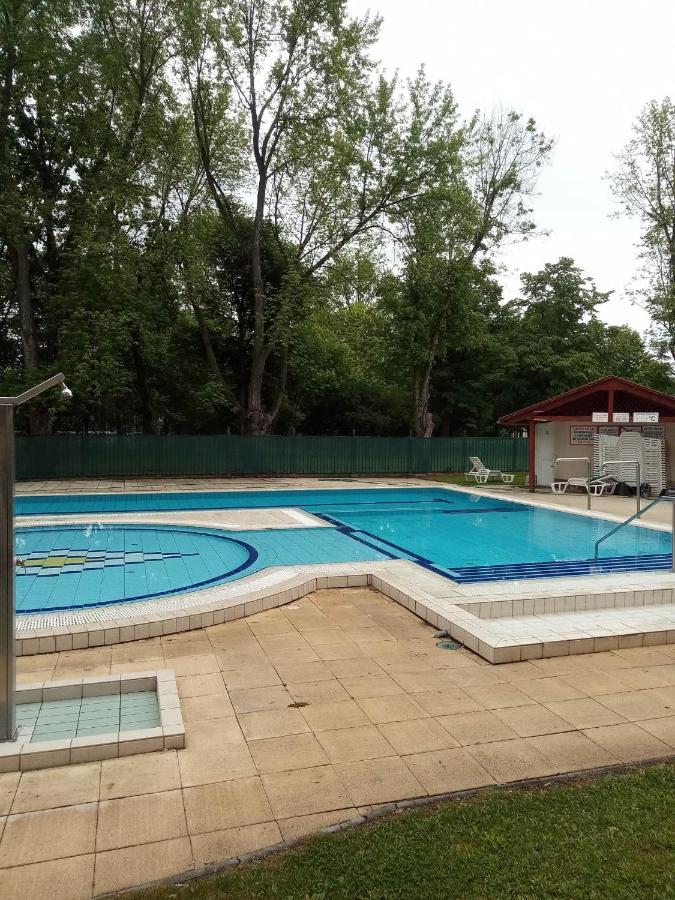 Oázis Wellness Apartman Hajdúszoboszló Esterno foto