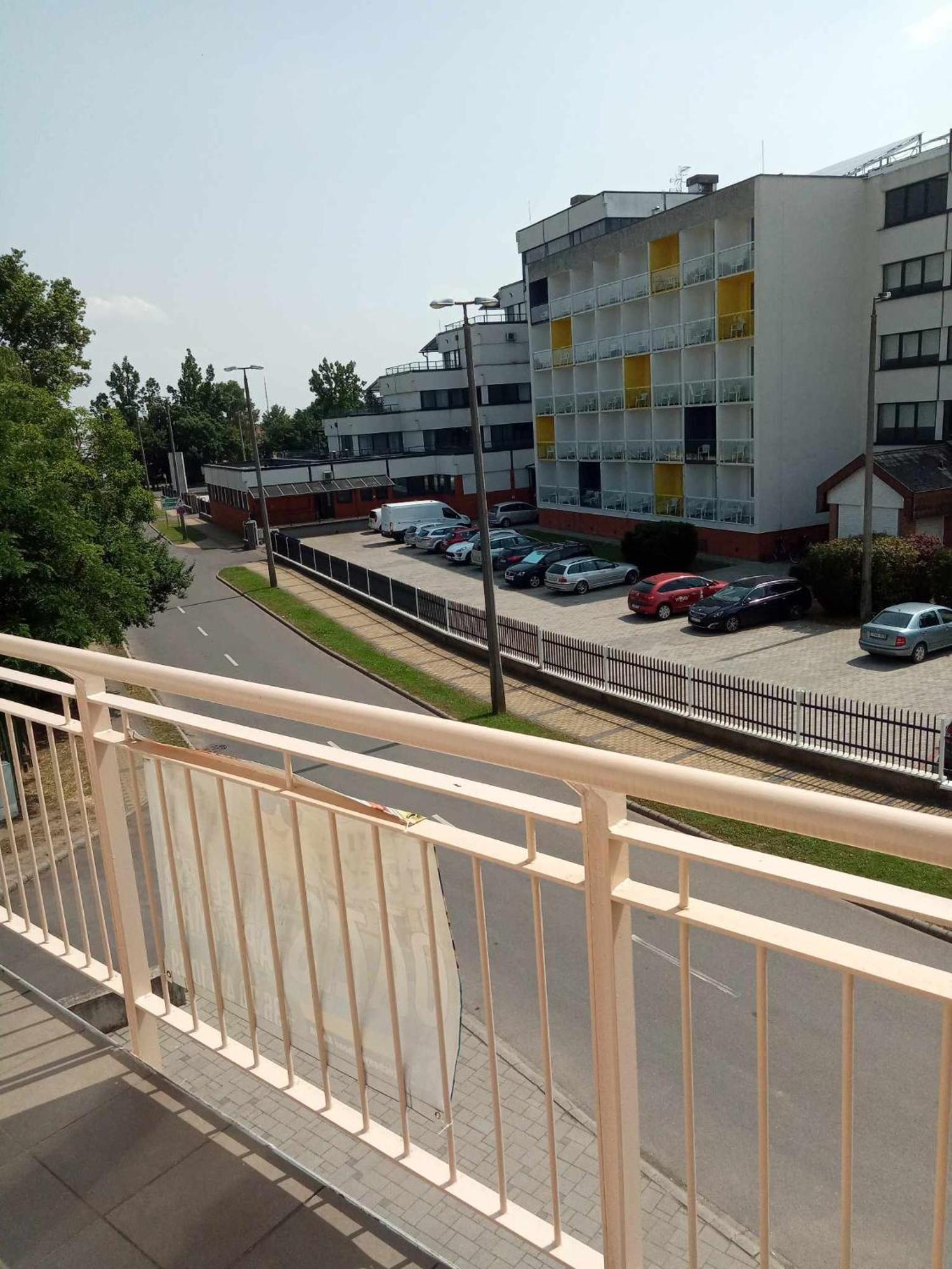 Oázis Wellness Apartman Hajdúszoboszló Esterno foto