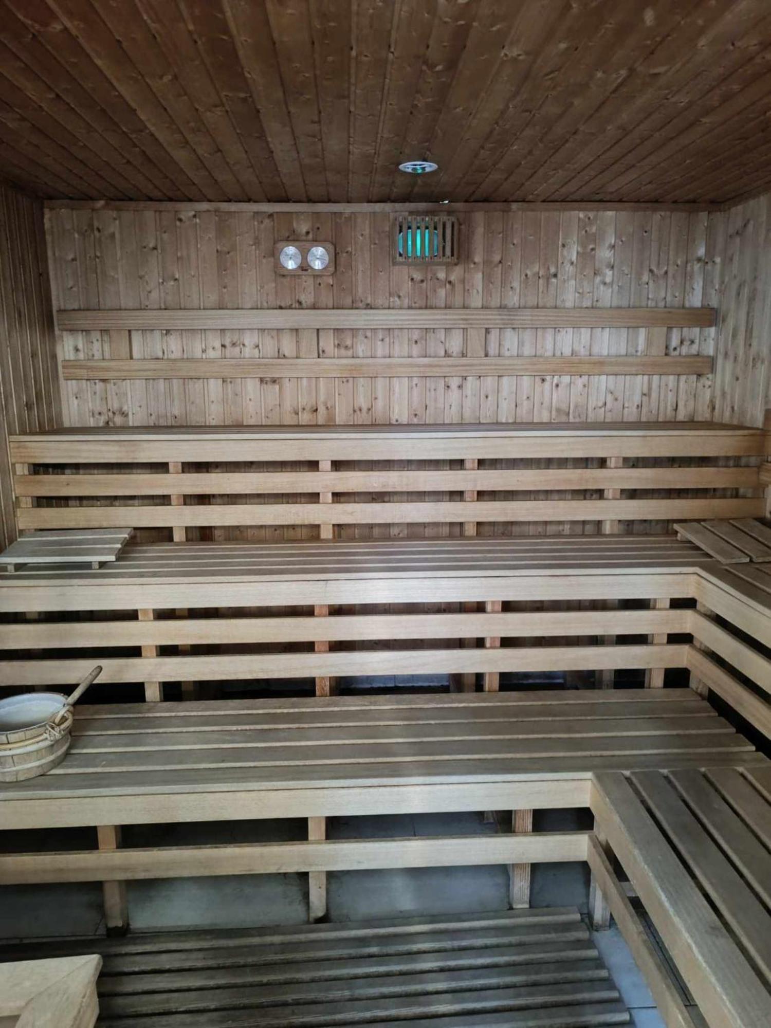 Oázis Wellness Apartman Hajdúszoboszló Esterno foto