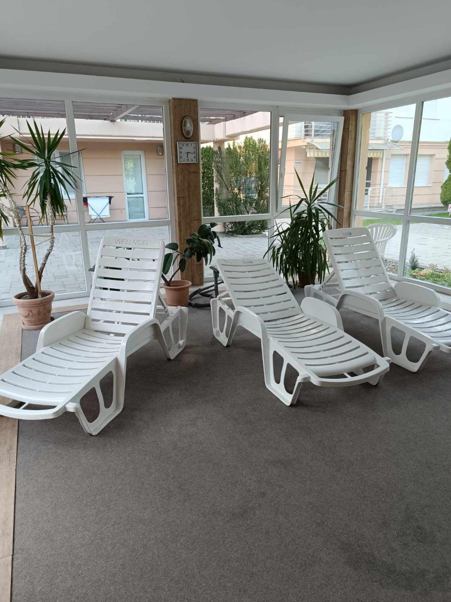 Oázis Wellness Apartman Hajdúszoboszló Esterno foto