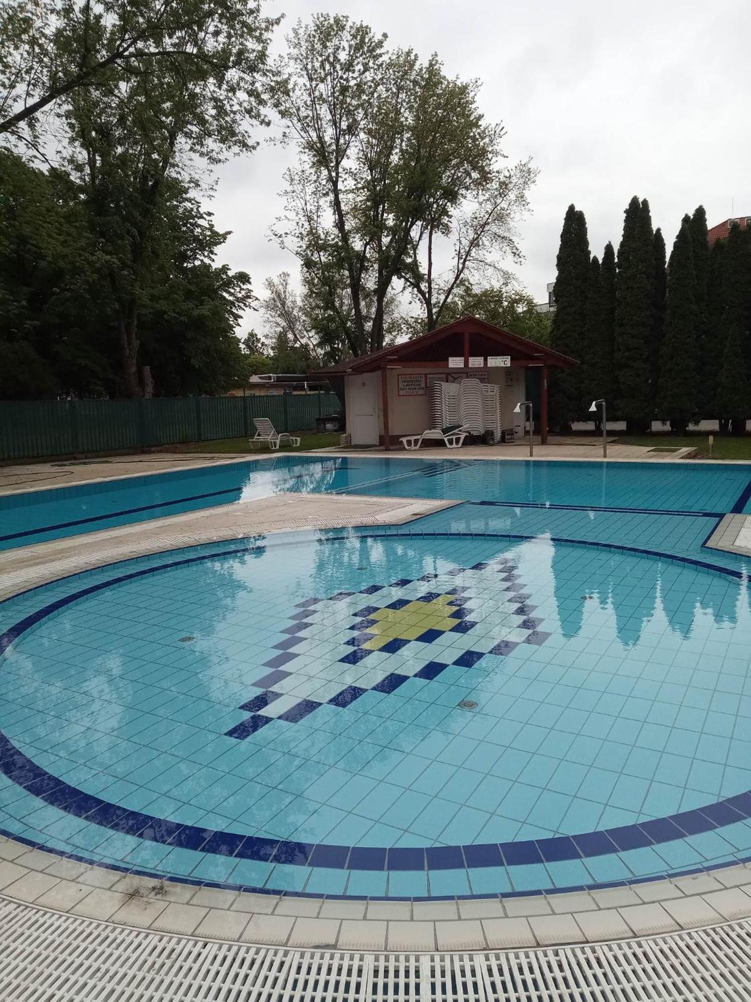 Oázis Wellness Apartman Hajdúszoboszló Esterno foto